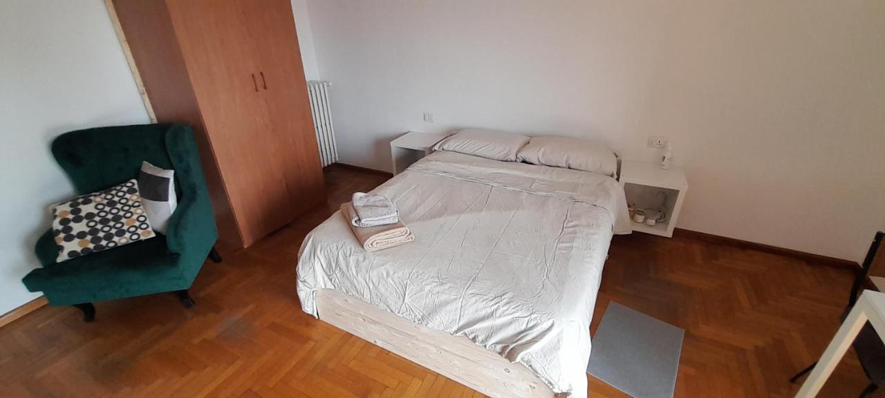 I Feel Orange Hotel Леняно Екстериор снимка