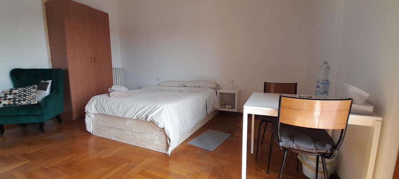 I Feel Orange Hotel Леняно Екстериор снимка
