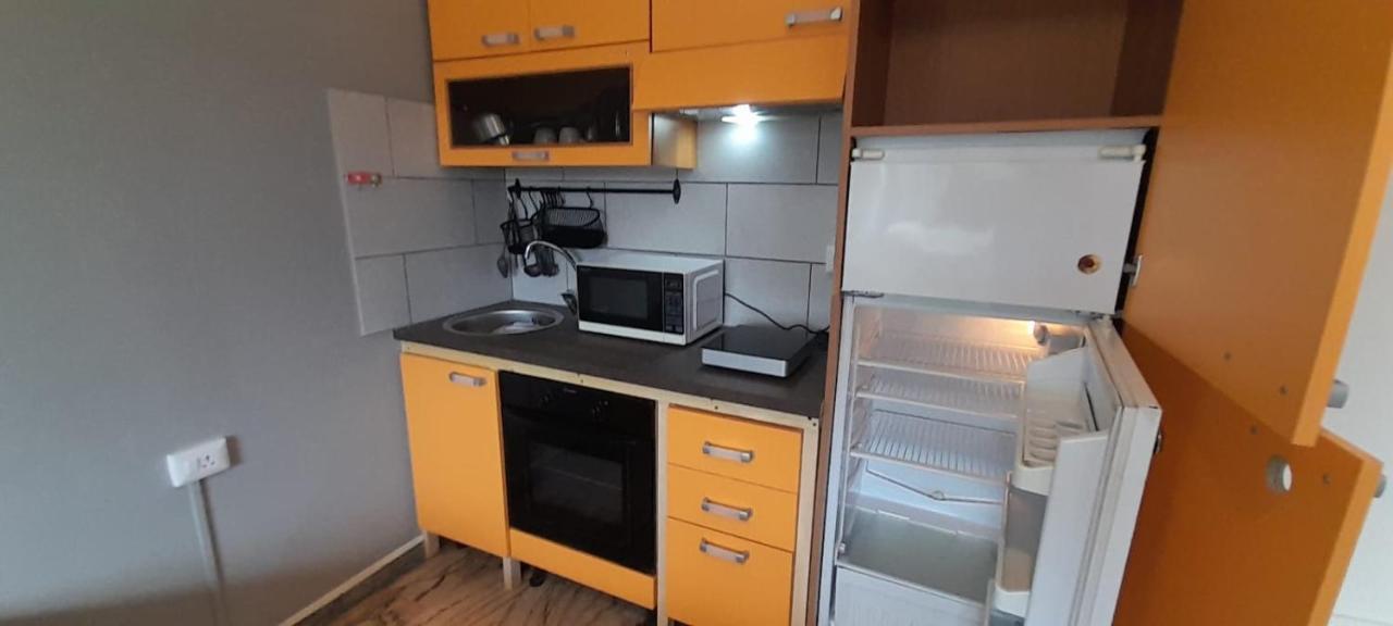 I Feel Orange Hotel Леняно Екстериор снимка