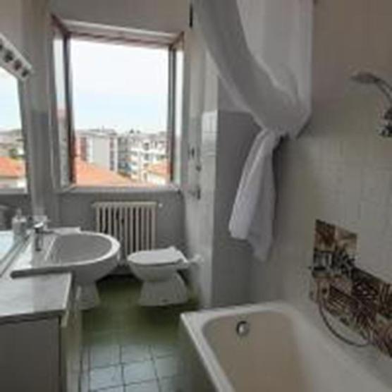 I Feel Orange Hotel Леняно Екстериор снимка