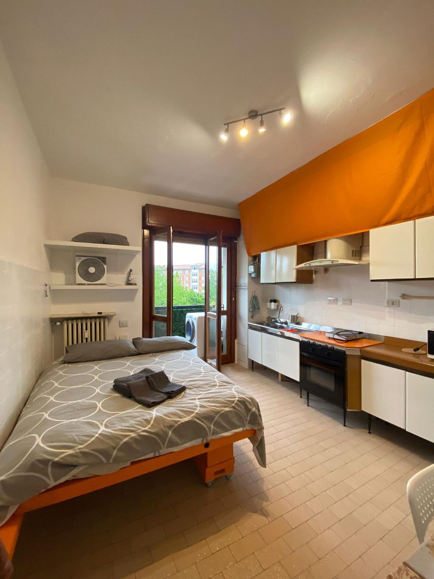 I Feel Orange Hotel Леняно Екстериор снимка